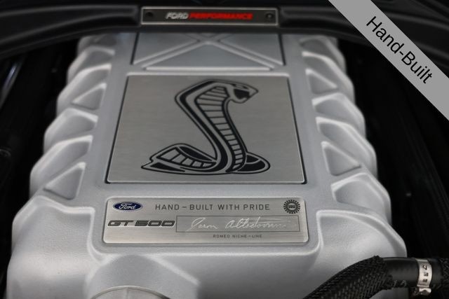 Ford Mustang Vehicle Full-screen Gallery Image 06