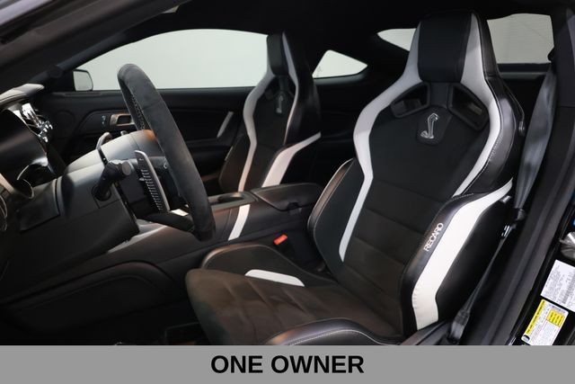 Ford Mustang Vehicle Full-screen Gallery Image 11
