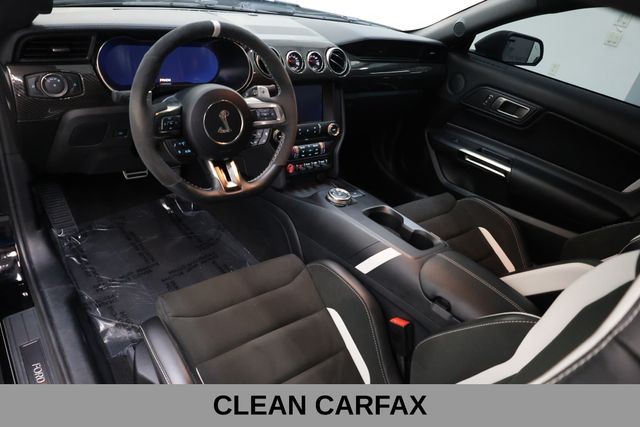 Ford Mustang Vehicle Full-screen Gallery Image 12