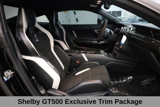 Ford Mustang Vehicle Full-screen Gallery Image 18