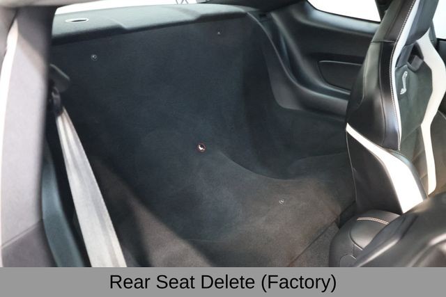 Ford Mustang Vehicle Full-screen Gallery Image 20