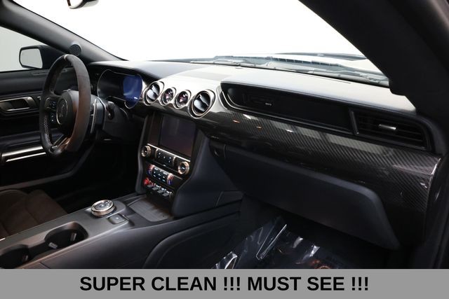 Ford Mustang Vehicle Full-screen Gallery Image 21