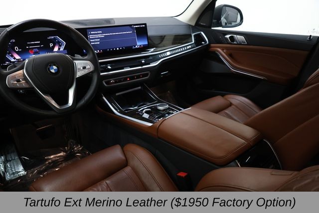 BMW X7 Vehicle Full-screen Gallery Image 11
