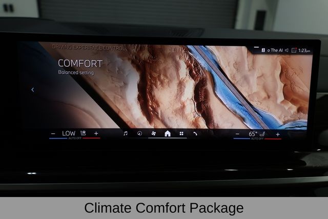 BMW X7 Vehicle Full-screen Gallery Image 13