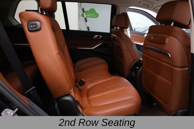 BMW X7 Vehicle Full-screen Gallery Image 15