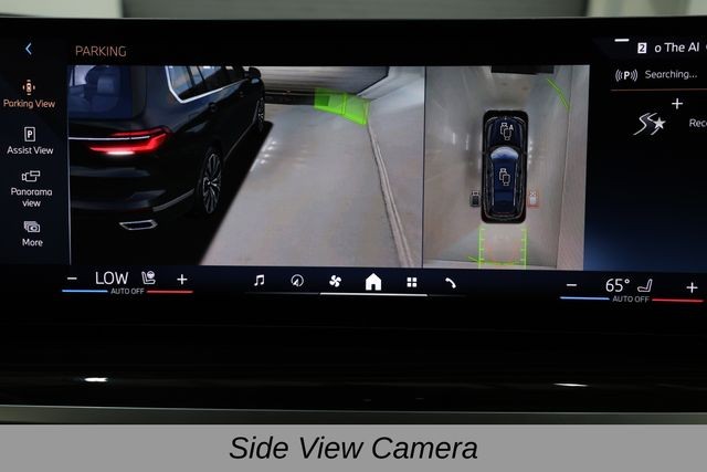 BMW X7 Vehicle Full-screen Gallery Image 21
