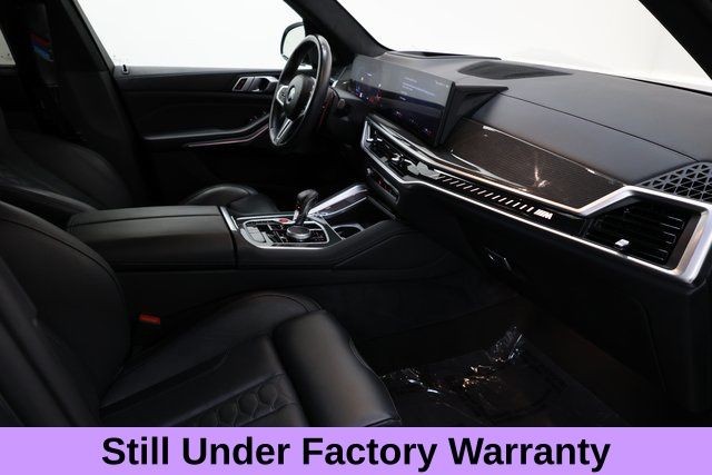 BMW X5 M Vehicle Full-screen Gallery Image 18