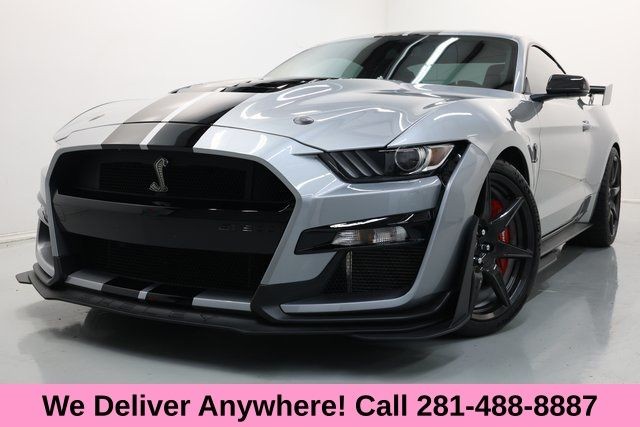 Ford Mustang Vehicle Full-screen Gallery Image 02