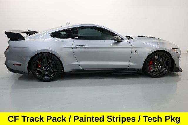 Ford Mustang Vehicle Full-screen Gallery Image 03