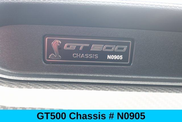 Ford Mustang Vehicle Full-screen Gallery Image 08