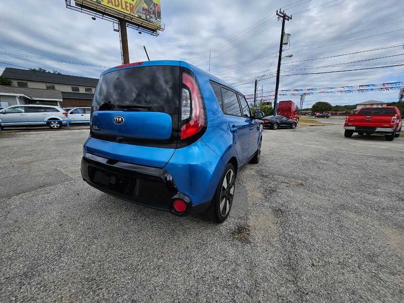 Kia Soul Vehicle Full-screen Gallery Image 5