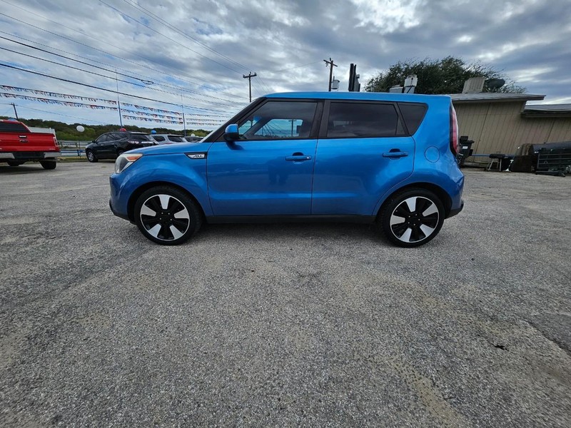 Kia Soul Vehicle Full-screen Gallery Image 7