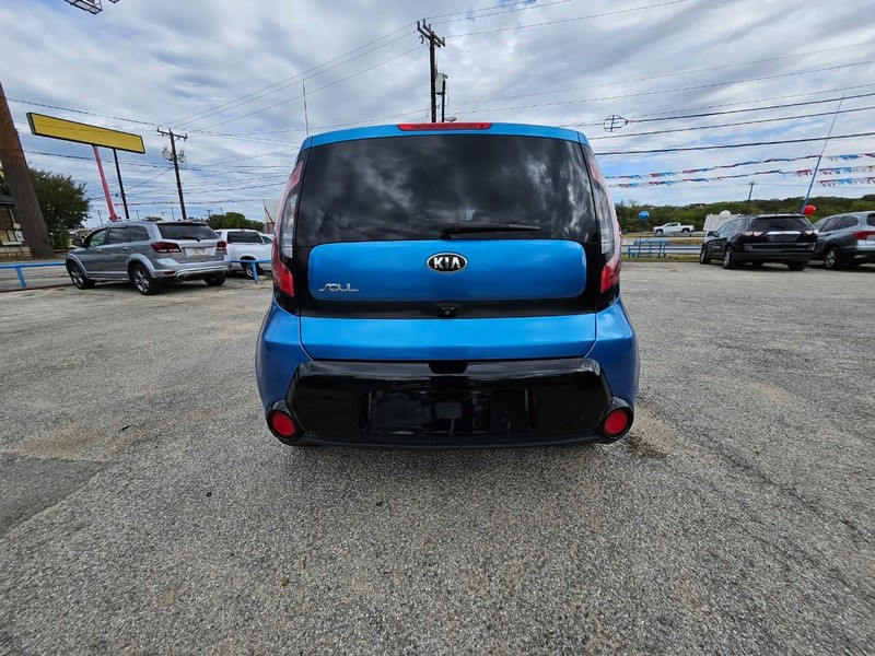 Kia Soul Vehicle Full-screen Gallery Image 8