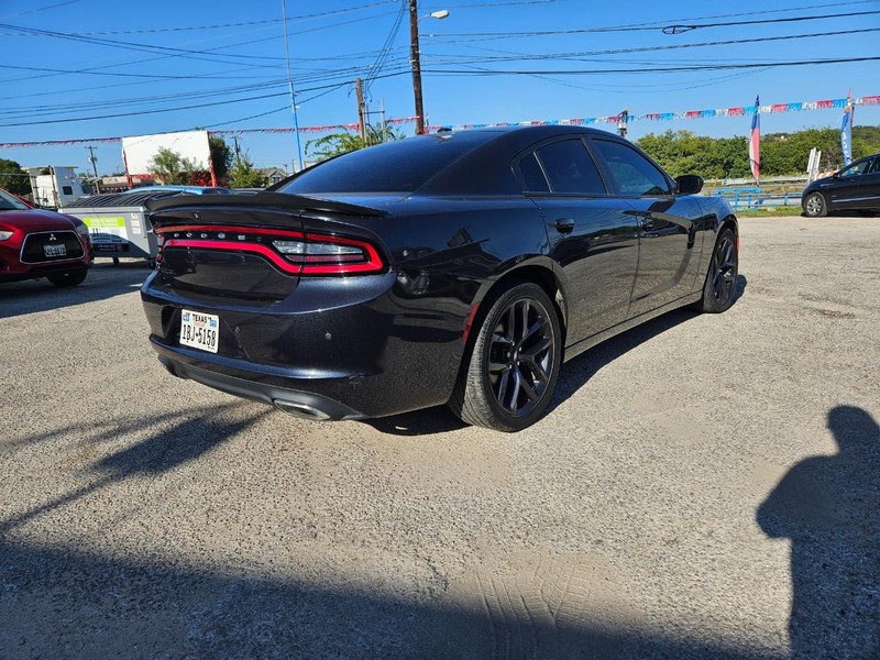 Dodge Charger Vehicle Full-screen Gallery Image 5