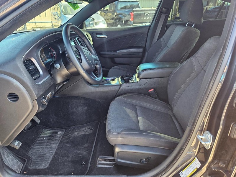 Dodge Charger Vehicle Full-screen Gallery Image 13