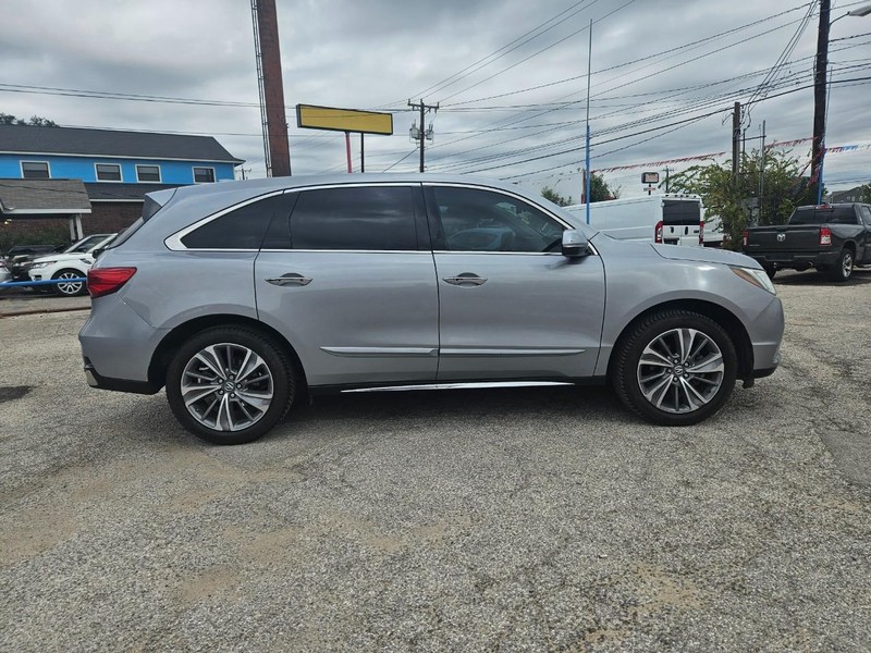Acura MDX Vehicle Full-screen Gallery Image 3