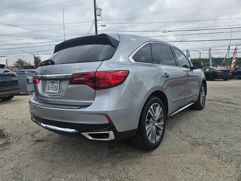 Acura MDX Vehicle Full-screen Gallery Image 4