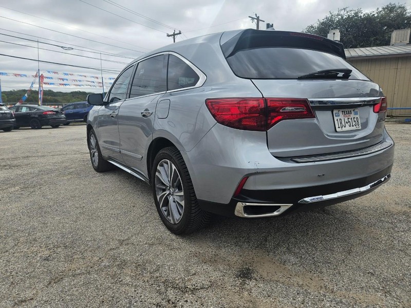 Acura MDX Vehicle Full-screen Gallery Image 5