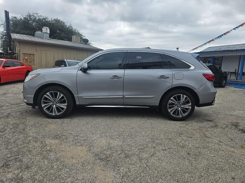 Acura MDX Vehicle Full-screen Gallery Image 6