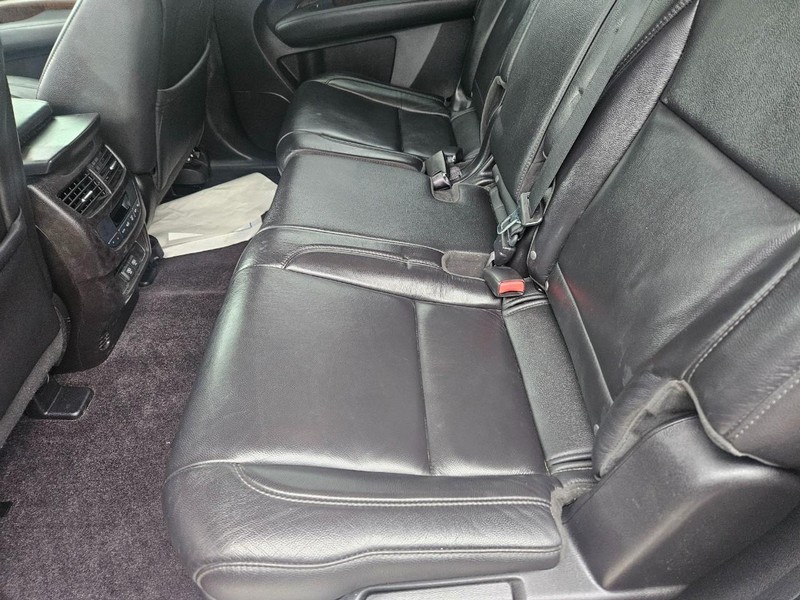 Acura MDX Vehicle Full-screen Gallery Image 7
