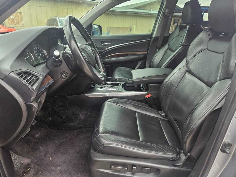 Acura MDX Vehicle Full-screen Gallery Image 9