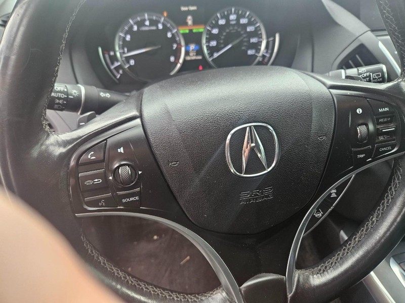 Acura MDX Vehicle Full-screen Gallery Image 10