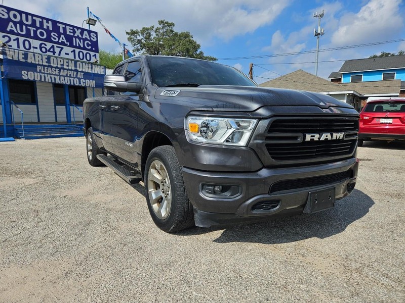 Ram 1500 Vehicle Full-screen Gallery Image 02