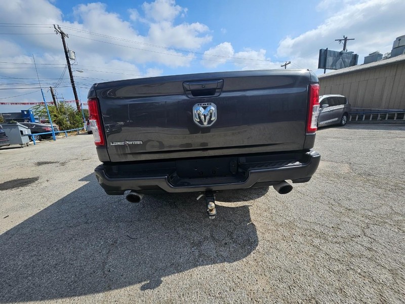 Ram 1500 Vehicle Full-screen Gallery Image 07