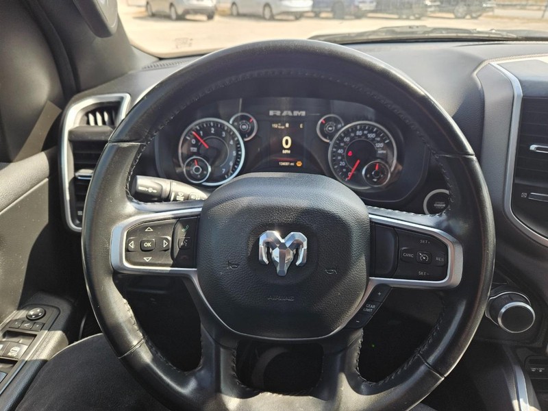 Ram 1500 Vehicle Full-screen Gallery Image 10