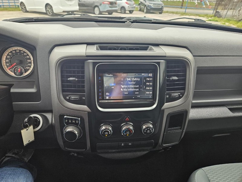 Ram 1500 Vehicle Full-screen Gallery Image 15