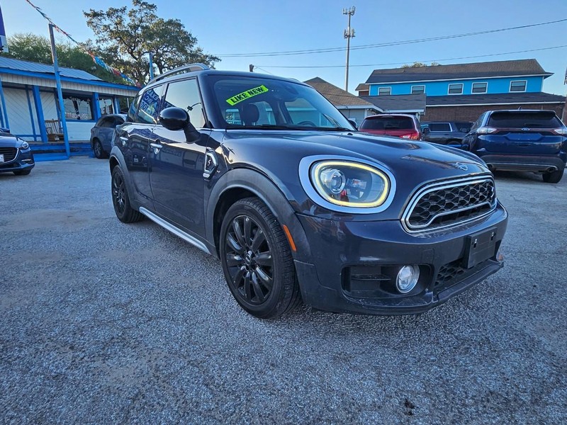 MINI COOPER Vehicle Full-screen Gallery Image 3