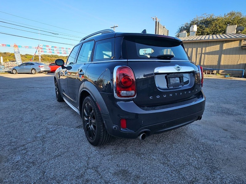 MINI COOPER Vehicle Full-screen Gallery Image 5