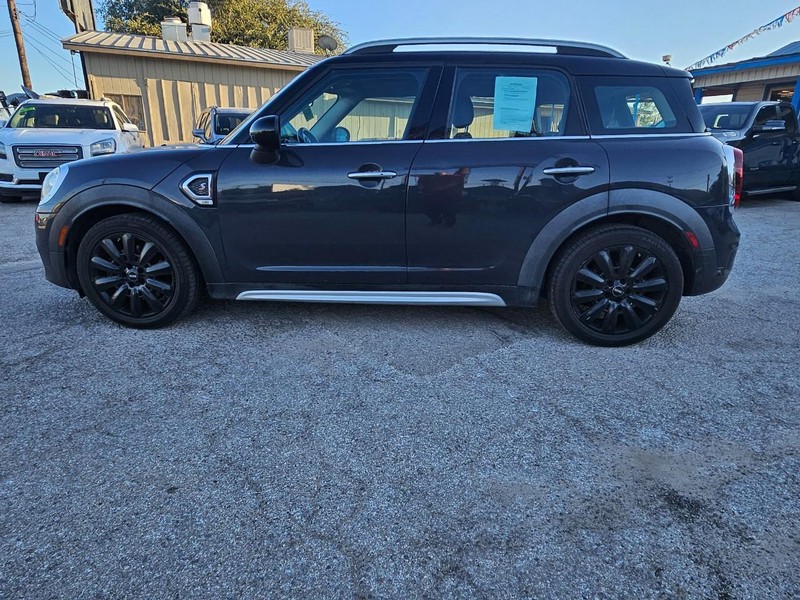 MINI COOPER Vehicle Full-screen Gallery Image 6