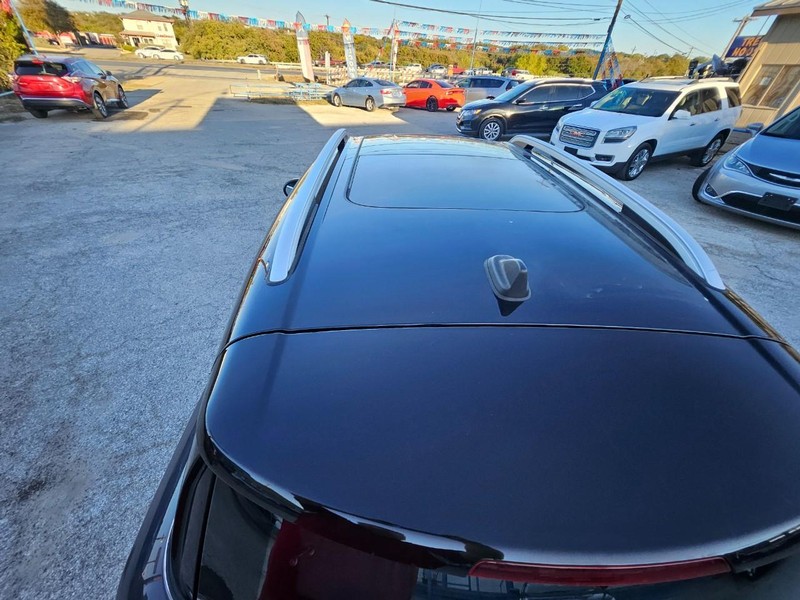 MINI COOPER Vehicle Full-screen Gallery Image 8