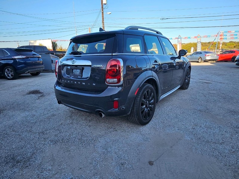 MINI COOPER Vehicle Full-screen Gallery Image 13