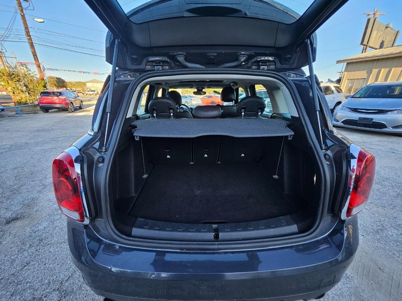 MINI COOPER Vehicle Full-screen Gallery Image 14