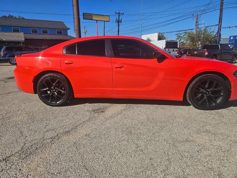 Dodge Charger Vehicle Full-screen Gallery Image 02