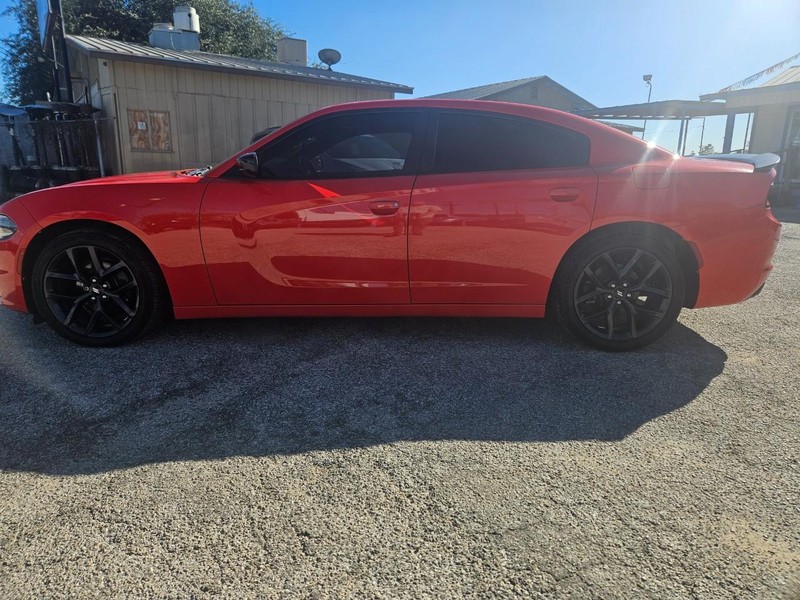 Dodge Charger Vehicle Full-screen Gallery Image 04