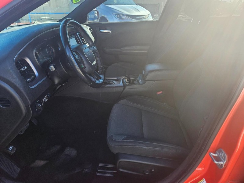 Dodge Charger Vehicle Full-screen Gallery Image 07