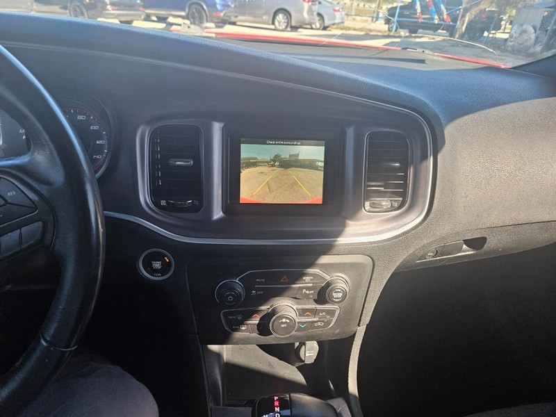 Dodge Charger Vehicle Full-screen Gallery Image 08