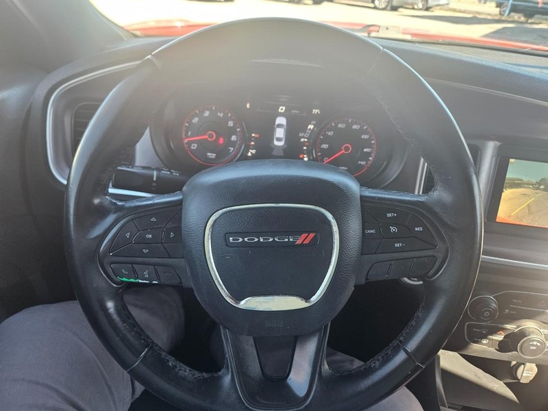 Dodge Charger Vehicle Full-screen Gallery Image 09