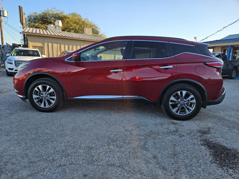 Nissan Murano Vehicle Full-screen Gallery Image 03