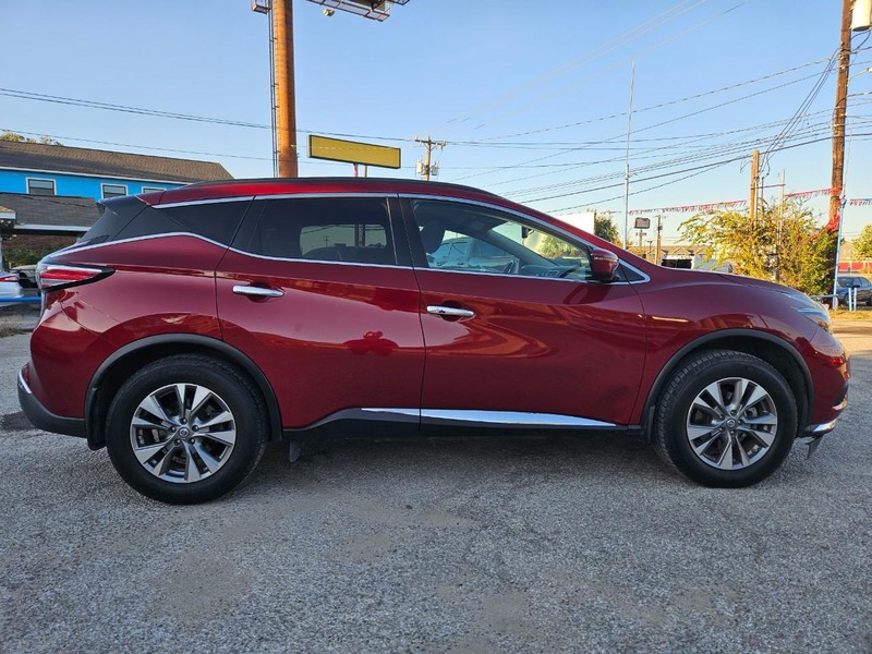 Nissan Murano Vehicle Full-screen Gallery Image 08