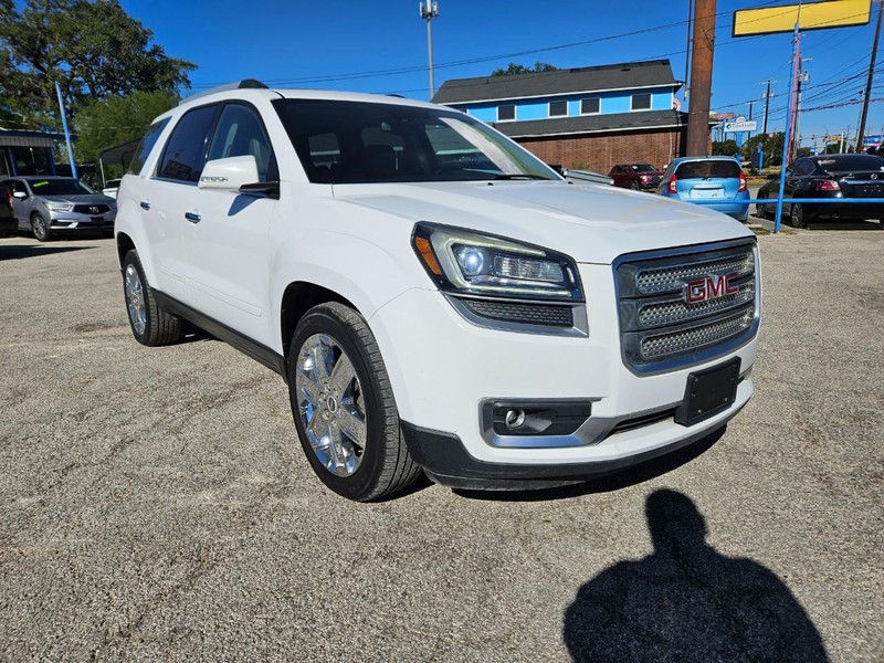 GMC Acadia Limited Vehicle Full-screen Gallery Image 03