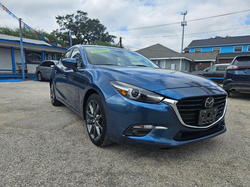 Mazda Mazda3 Hatchback Vehicle Full-screen Gallery Image 5