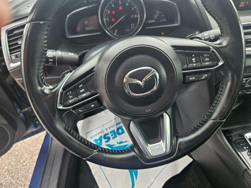 Mazda Mazda3 Hatchback Vehicle Full-screen Gallery Image 13