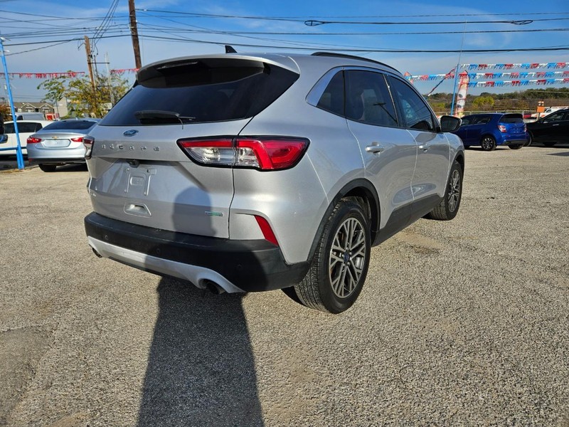 Ford Escape Vehicle Full-screen Gallery Image 5