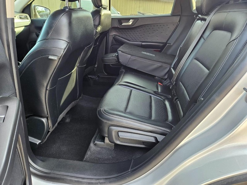 Ford Escape Vehicle Full-screen Gallery Image 9