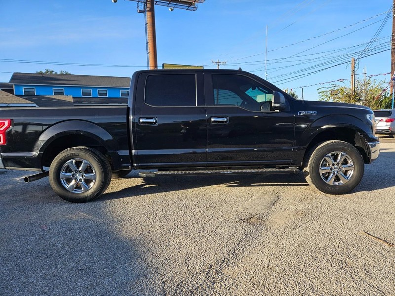 Ford F-150 Vehicle Full-screen Gallery Image 04