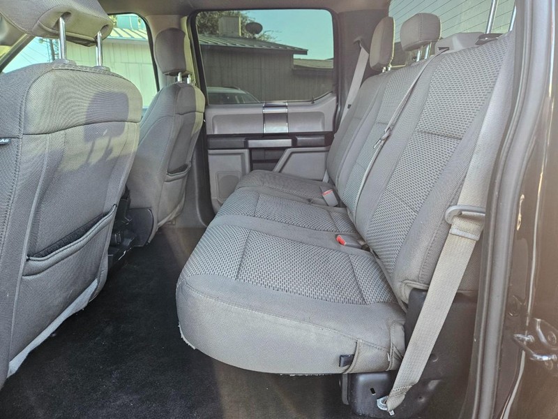 Ford F-150 Vehicle Full-screen Gallery Image 07